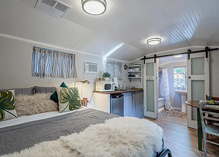 Cute Peaceful Tiny House Getaway W Backyard * Tucson