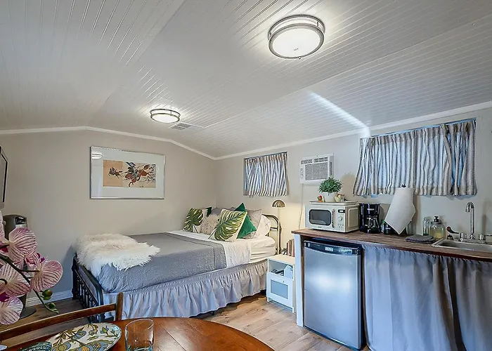 Cute Peaceful Tiny House Getaway W Backyard Ferienhaus